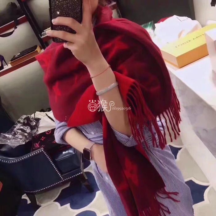 Louis Vuitton Scarf LV00043